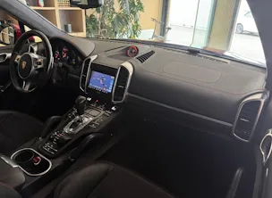 PORSCHE Cayenne GTS