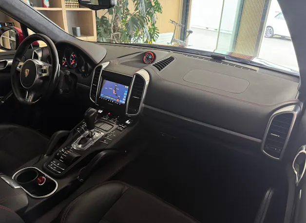 PORSCHE Cayenne GTS