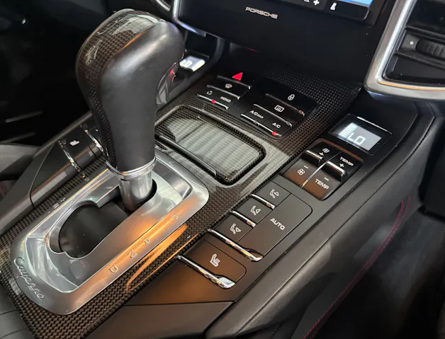 PORSCHE Cayenne GTS