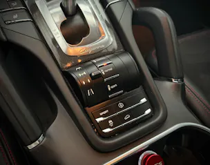 PORSCHE Cayenne GTS