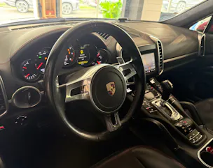 PORSCHE Cayenne GTS