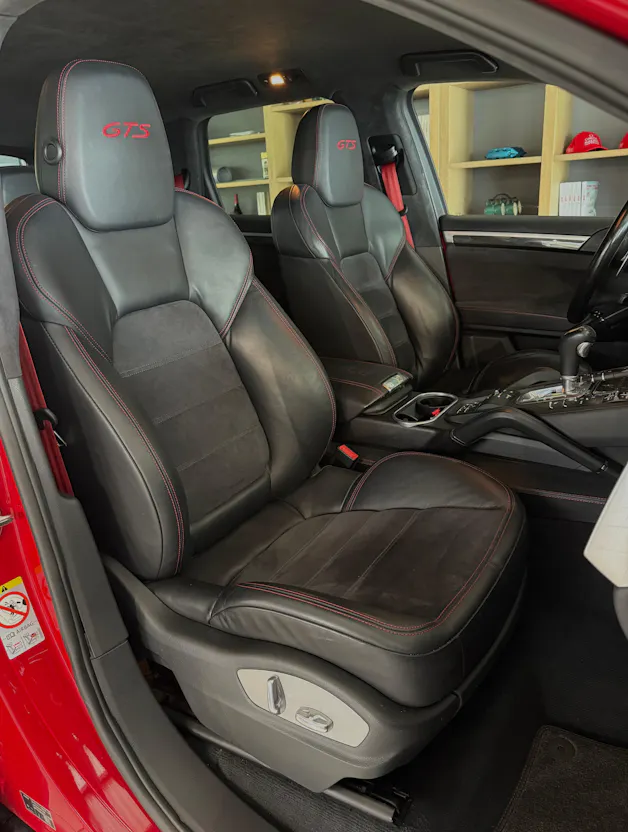 PORSCHE Cayenne GTS
