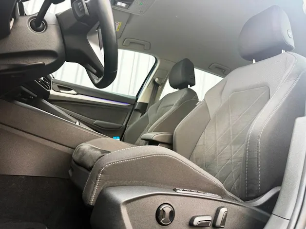 VW Golf Variant 2.0 TDI Life DSG 4Motion