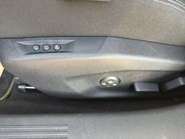 PEUGEOT 408 1.6 PHEV 225 GT