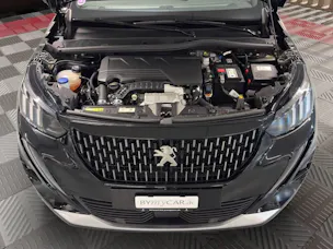 PEUGEOT 2008 1.2 PureTech GT Pack EAT8