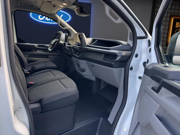 FORD Transit Custom Van 320 L1 2.5 Duratec 233PS Trend PHEV