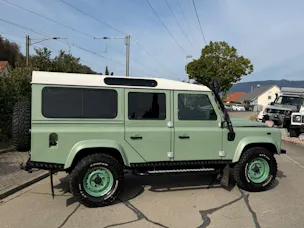 Land Rover Defender 110 2.2 TD4 Station Wagon Heritage