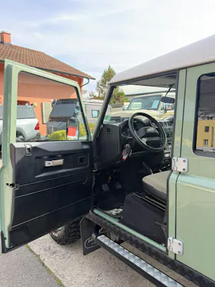 Land Rover Defender 110 2.2 TD4 Station Wagon Heritage