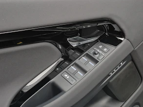 https://vehicle.imgix.net/4504777/642b8b1c-1971-45e9-9040-85c4d83a94a1.jpg