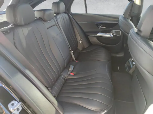 MERCEDES-BENZ E 300 de AMG Line 4Matic T-Modell