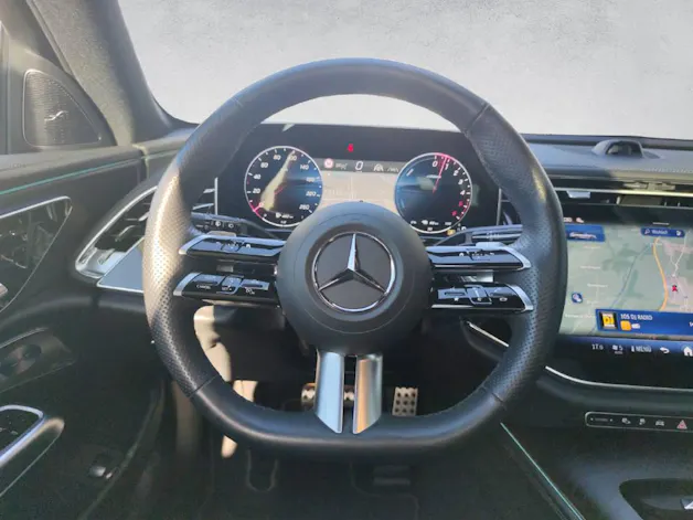 MERCEDES-BENZ E 300 de AMG Line 4Matic T-Modell