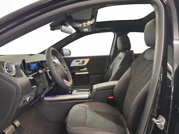 MERCEDES-BENZ GLA 250 AMG Line 4Matic Swiss Star