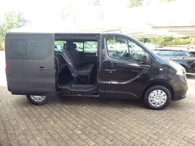 NISSAN NV300 Kombi 2.7 t L1 H1 2.0 dCi Kombi 9 Plätzer