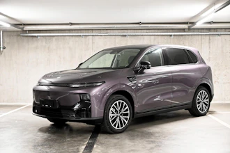 https://vehicle.imgix.net/4505050/09ac9485-bd46-450b-8604-f03666d2c7f7.jpg