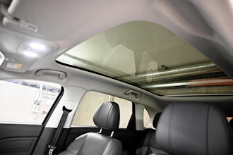 https://vehicle.imgix.net/4505050/f85ede62-d0c7-45c7-953b-782a32f721b7.jpg
