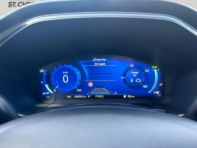 FORD Kuga 2.5 Hybrid ST-Line X 4x4