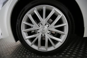 Fahrzeugbild TOYOTA Corolla Touring Sports 1.8 HSD Trend