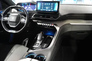 PEUGEOT 3008 1.6 Plug-in Hybrid4 GT