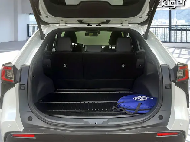 Subaru Solterra eV Luxury AWD mit Anhängerkupplung , 10 Jahre Garantie