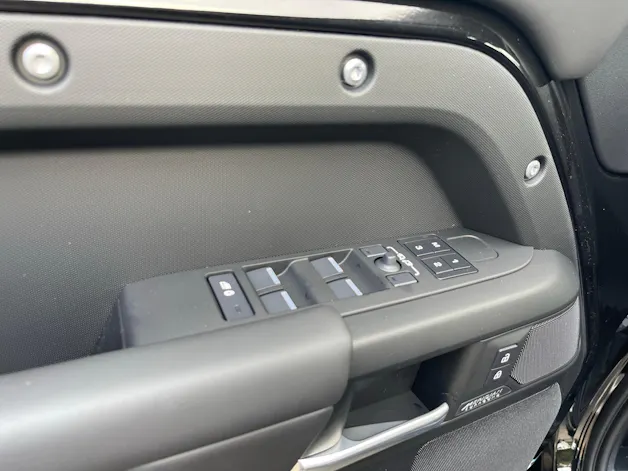 Land Rover Defender 110 3.0 D I6 350 X-Dynamic HSE
