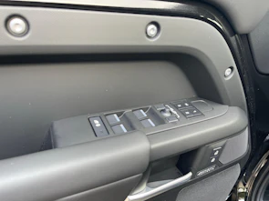 Fahrzeugbild LAND ROVER Defender 110 3.0 D I6 350 X-Dynamic HSE