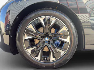 BMW iX xDrive60