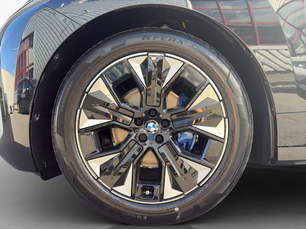 BMW iX xDrive60