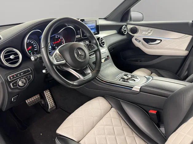 MERCEDES-BENZ GLC-Klasse GLC 300 AMG Line 4m