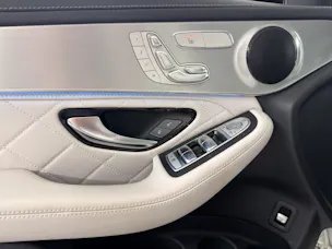 MERCEDES-BENZ GLC-Klasse GLC 300 AMG Line 4m