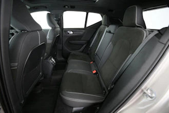 https://vehicle.imgix.net/4505415/35121f22-4ac1-4b36-8aee-fdca83649fca.jpg