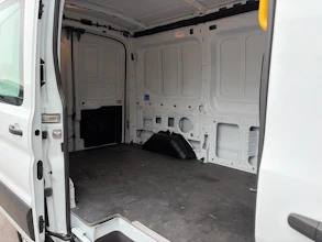https://vehicle.imgix.net/4505455/2856f7fc-5ff2-433d-ab95-826b84f955ed.jpg