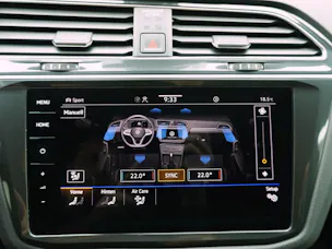 VW Tiguan 2.0 TSI DSG R-Performance (Akrapovic)