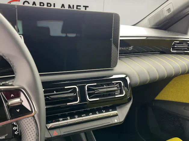 RENAULT R5 E-Tech Comfort Range iconic five