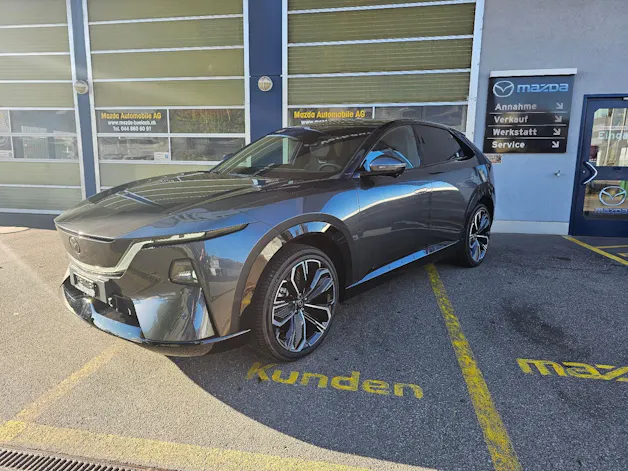 MAZDA CX-6e Takumi