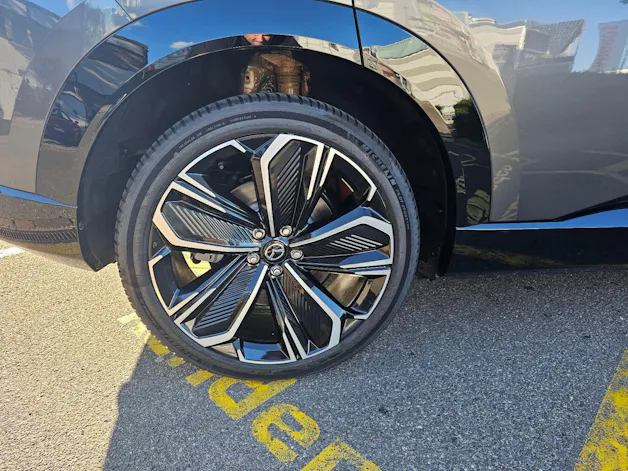 MAZDA CX-6e Takumi