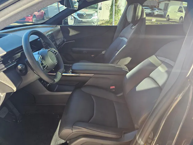 MAZDA CX-6e Takumi