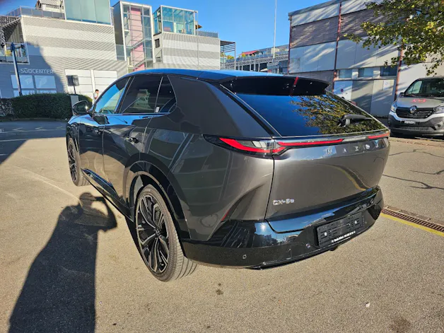 MAZDA CX-6e Takumi
