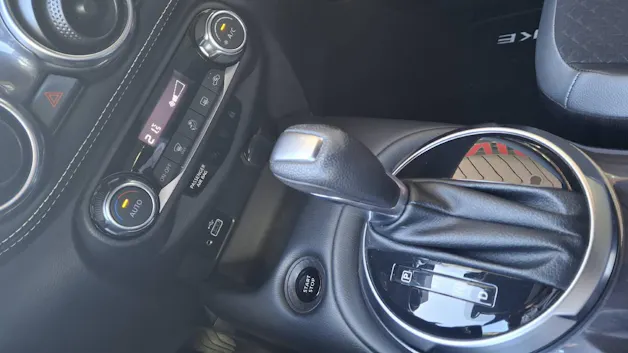 NISSAN Juke 1.6 Hybrid N-Connecta