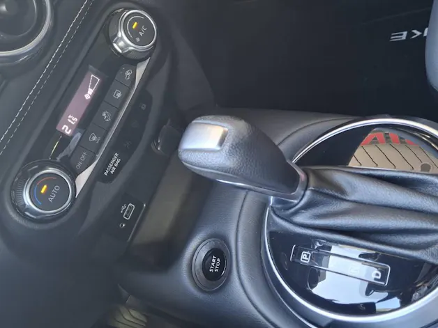 NISSAN Juke 1.6 Hybrid N-Connecta