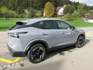 NISSAN Qashqai 1.3 DIG-T N-Connecta 4x4
