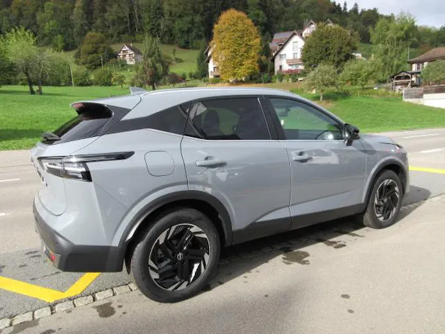 NISSAN Qashqai 1.3 DIG-T N-Connecta 4x4