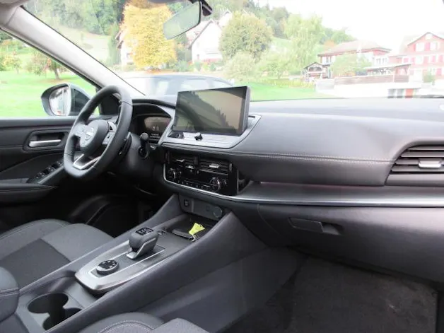 NISSAN Qashqai 1.3 DIG-T N-Connecta 4x4