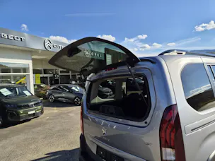 PEUGEOT Rifter 1.2 130cv GT automatique - crochet)