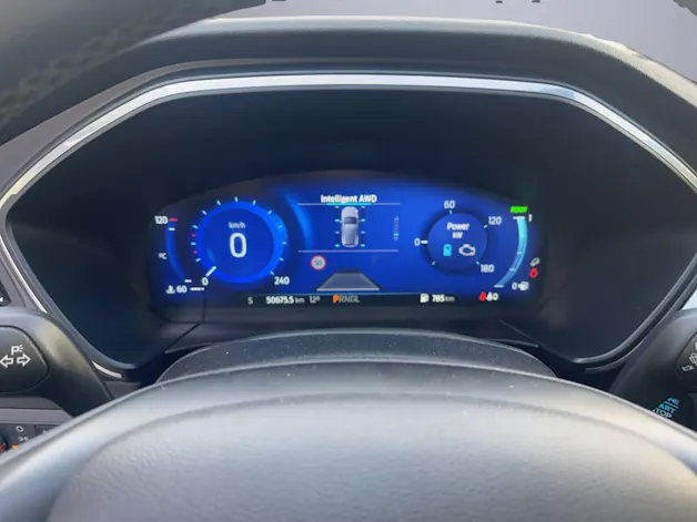 FORD Kuga 2.5 Hybrid Titanium X 4x4