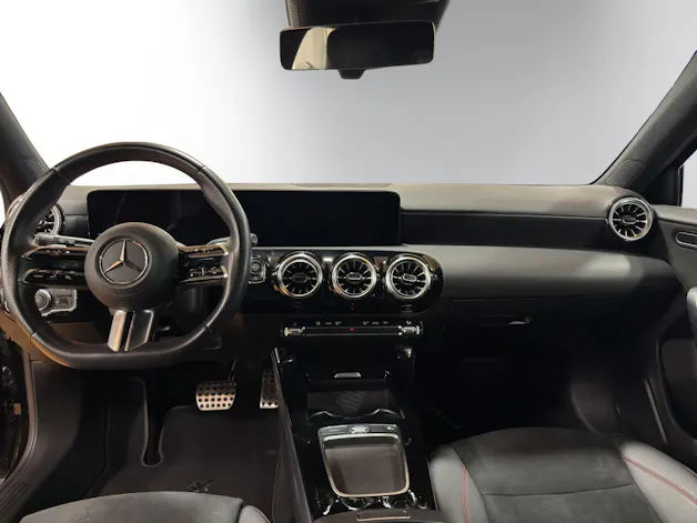 MERCEDES-BENZ A 200 AMG Line 7G-DCT
