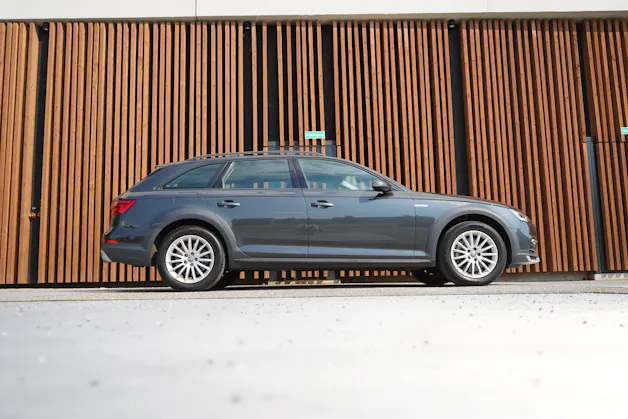 AUDI A4 ALLROAD 2.0 TFSI QUATTRO S-TRONIC l 251 PS