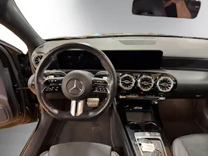 MERCEDES-BENZ A 200 AMG Line 7G-DCT