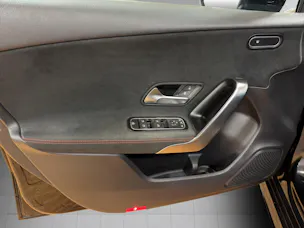 MERCEDES-BENZ A 200 AMG Line 7G-DCT