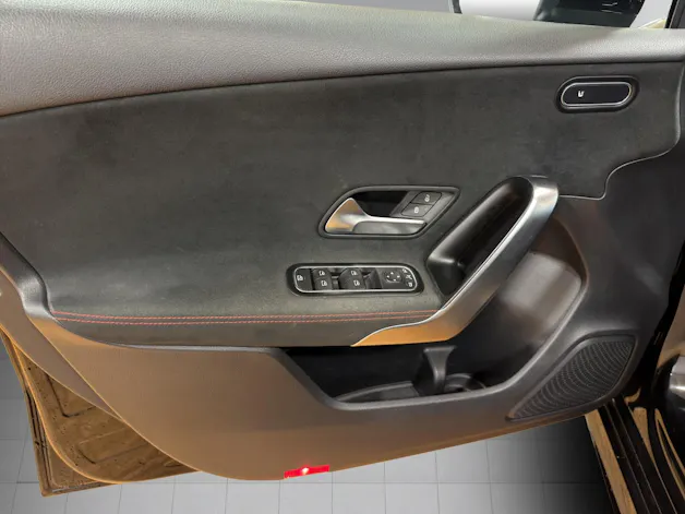 MERCEDES-BENZ A 200 AMG Line 7G-DCT