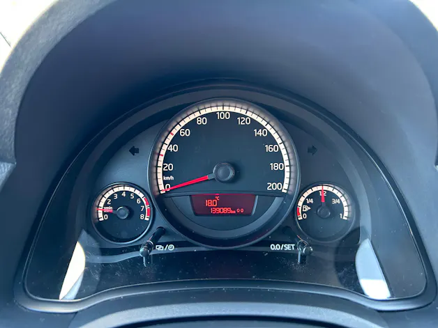 VW Up 1.0 move up